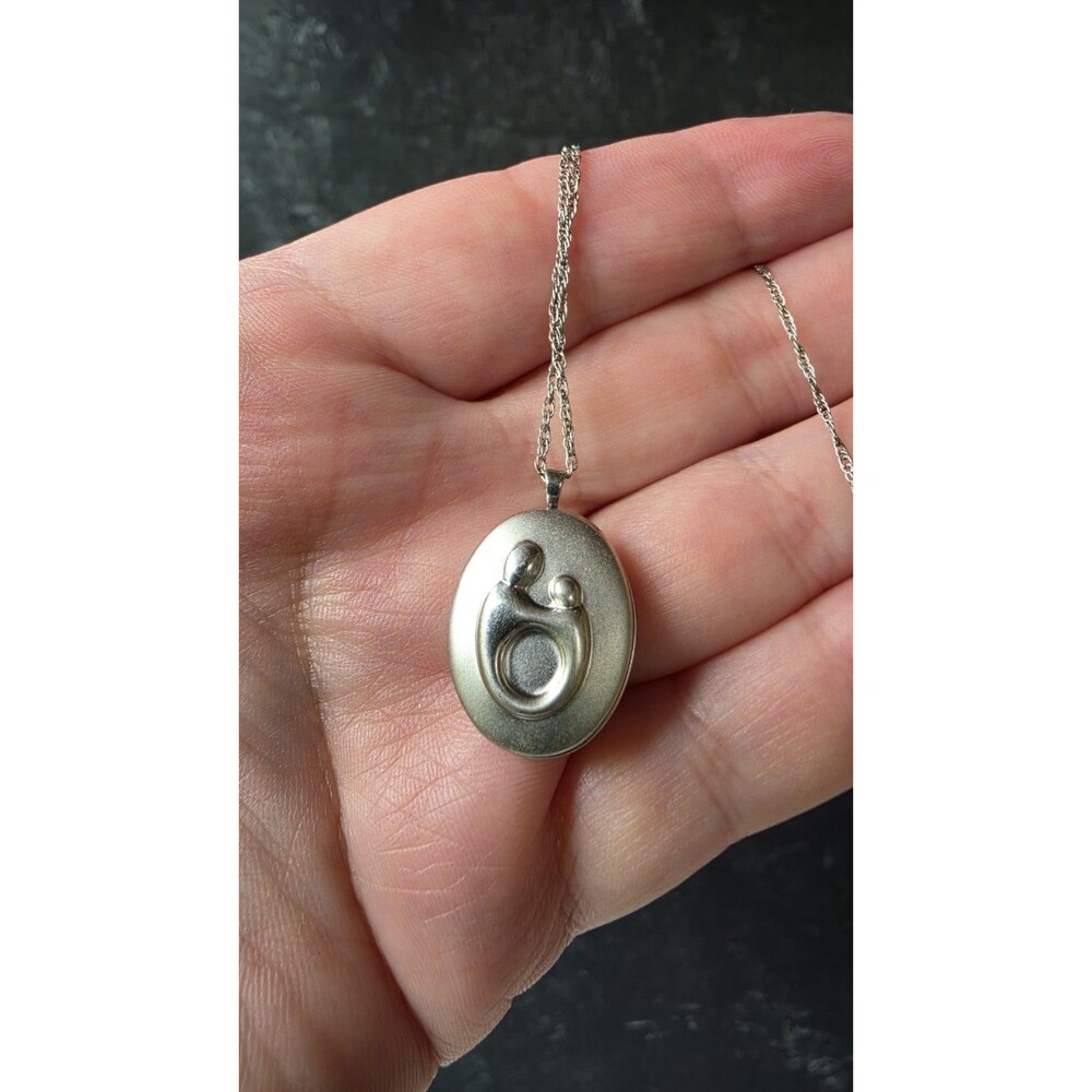 925 Sterling Silver Oval Shaped Parent And Child Locket Pendant Necklace Vintage